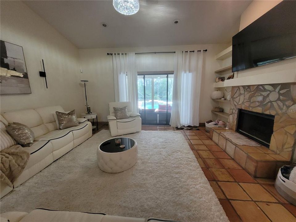 For Sale: $537,900 (4 beds, 3 baths, 2690 Square Feet)