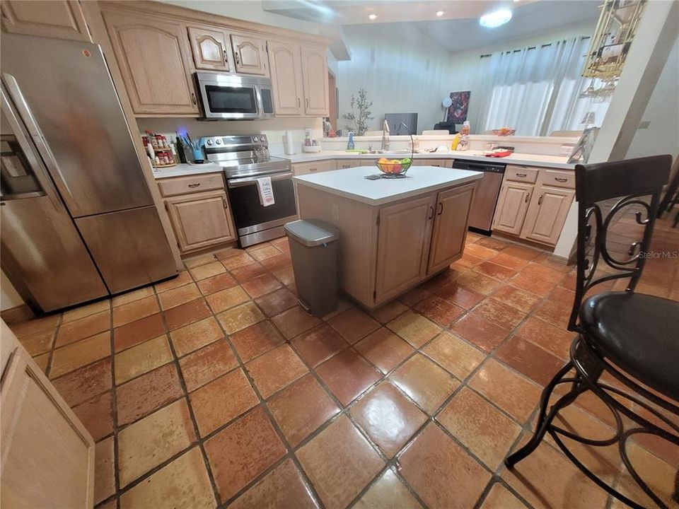 For Sale: $537,900 (4 beds, 3 baths, 2690 Square Feet)