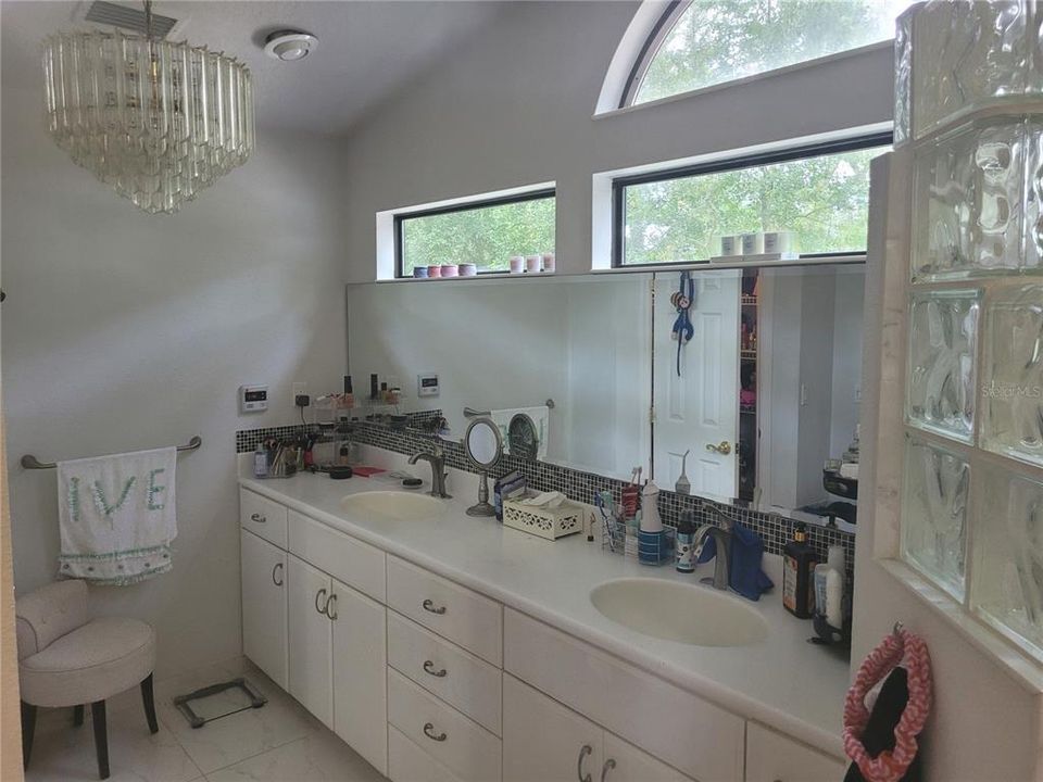 For Sale: $537,900 (4 beds, 3 baths, 2690 Square Feet)