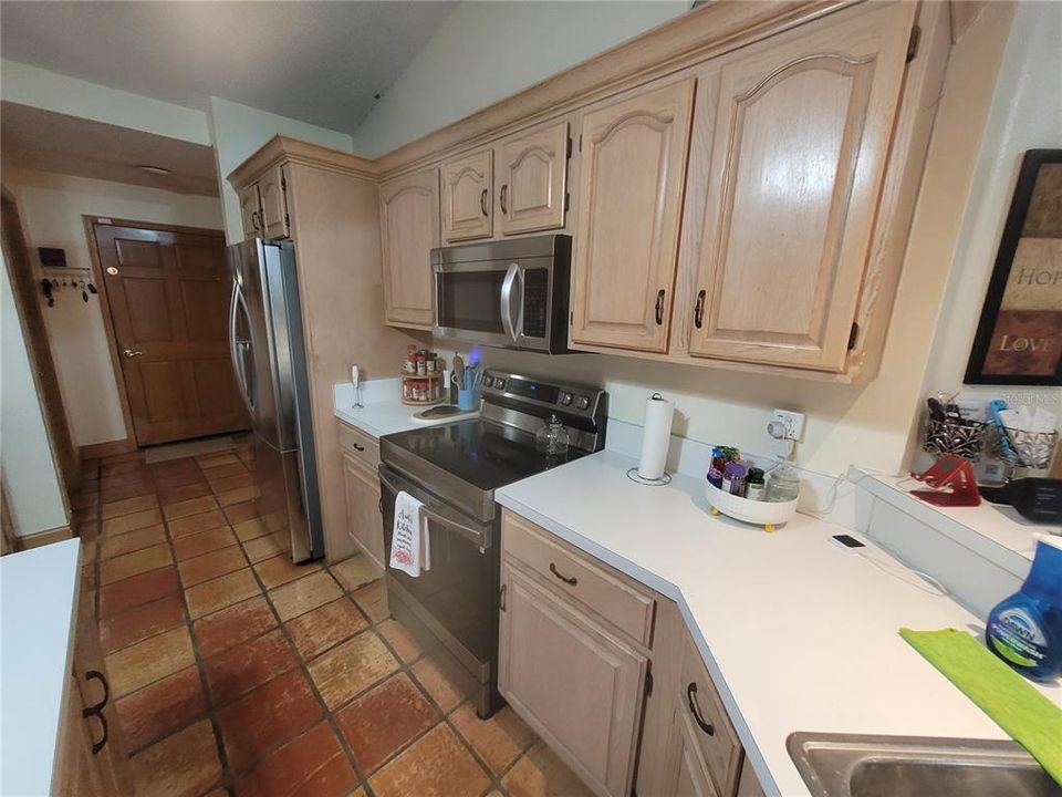 For Sale: $537,900 (4 beds, 3 baths, 2690 Square Feet)