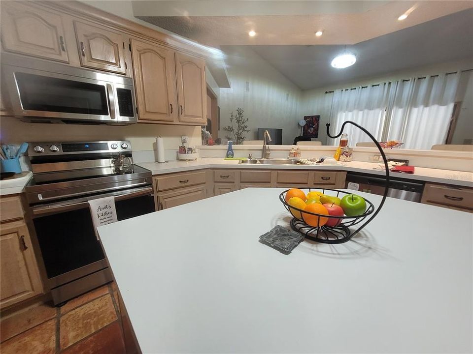 For Sale: $537,900 (4 beds, 3 baths, 2690 Square Feet)