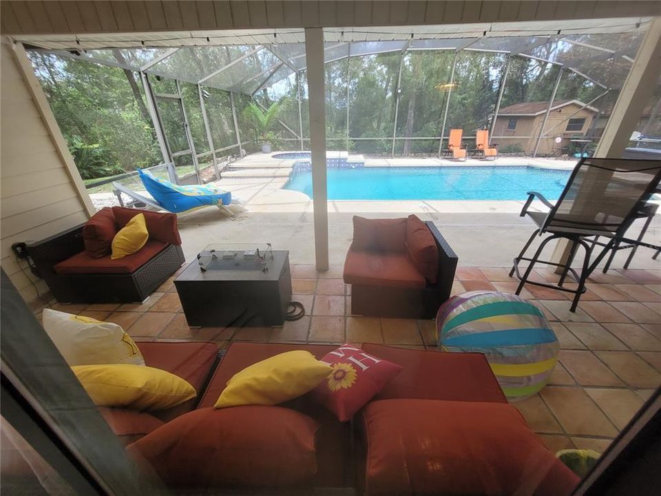 For Sale: $537,900 (4 beds, 3 baths, 2690 Square Feet)