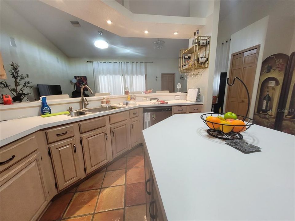 For Sale: $537,900 (4 beds, 3 baths, 2690 Square Feet)