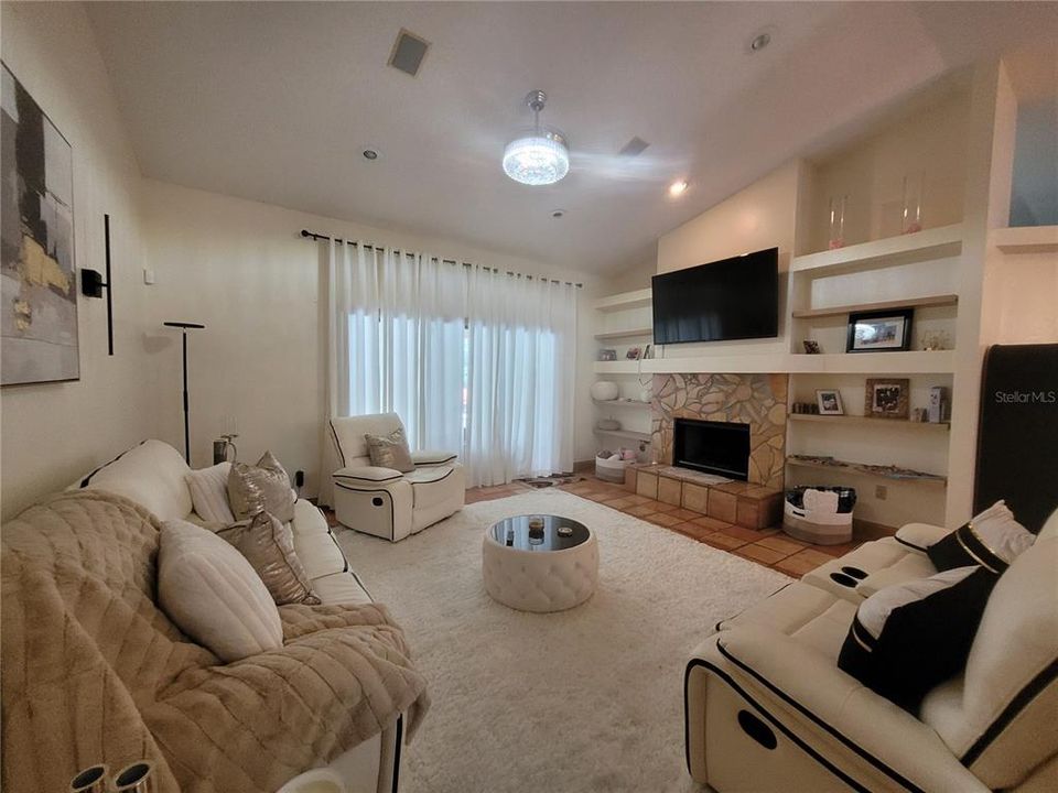 For Sale: $537,900 (4 beds, 3 baths, 2690 Square Feet)