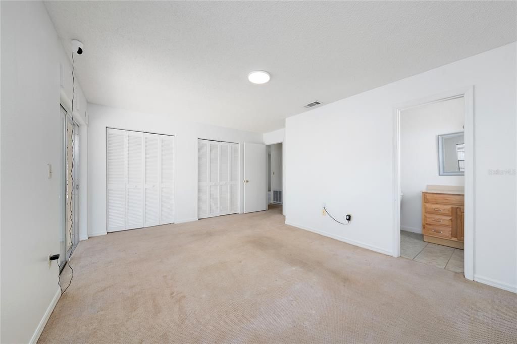 For Sale: $324,000 (4 beds, 2 baths, 1390 Square Feet)