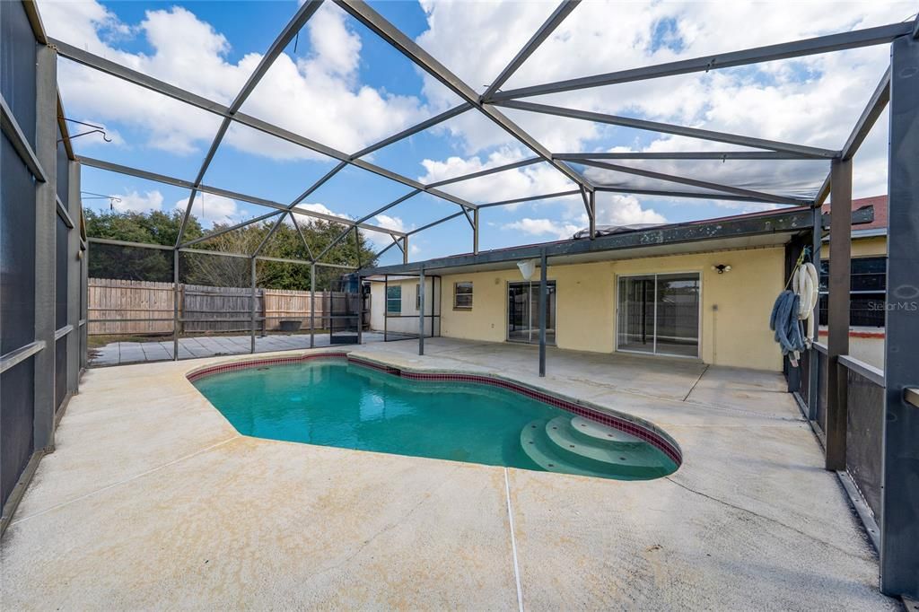 For Sale: $324,000 (4 beds, 2 baths, 1390 Square Feet)