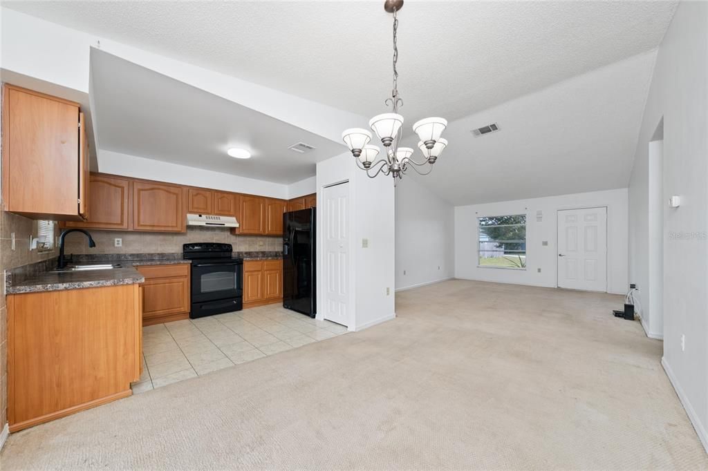 For Sale: $324,000 (4 beds, 2 baths, 1390 Square Feet)