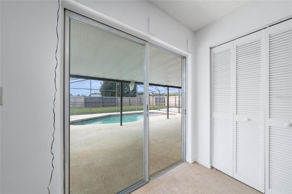 For Sale: $324,000 (4 beds, 2 baths, 1390 Square Feet)