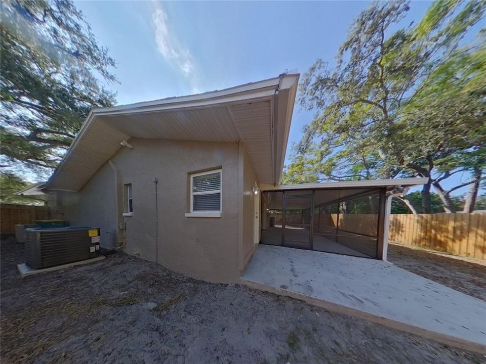 For Rent: $2,449 (4 beds, 2 baths, 1364 Square Feet)