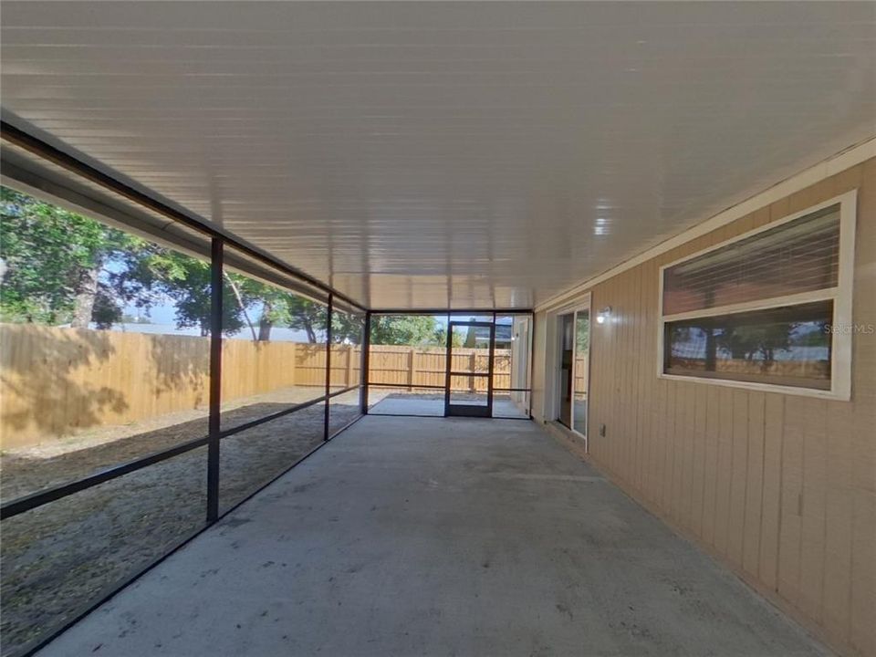 For Rent: $2,449 (4 beds, 2 baths, 1364 Square Feet)