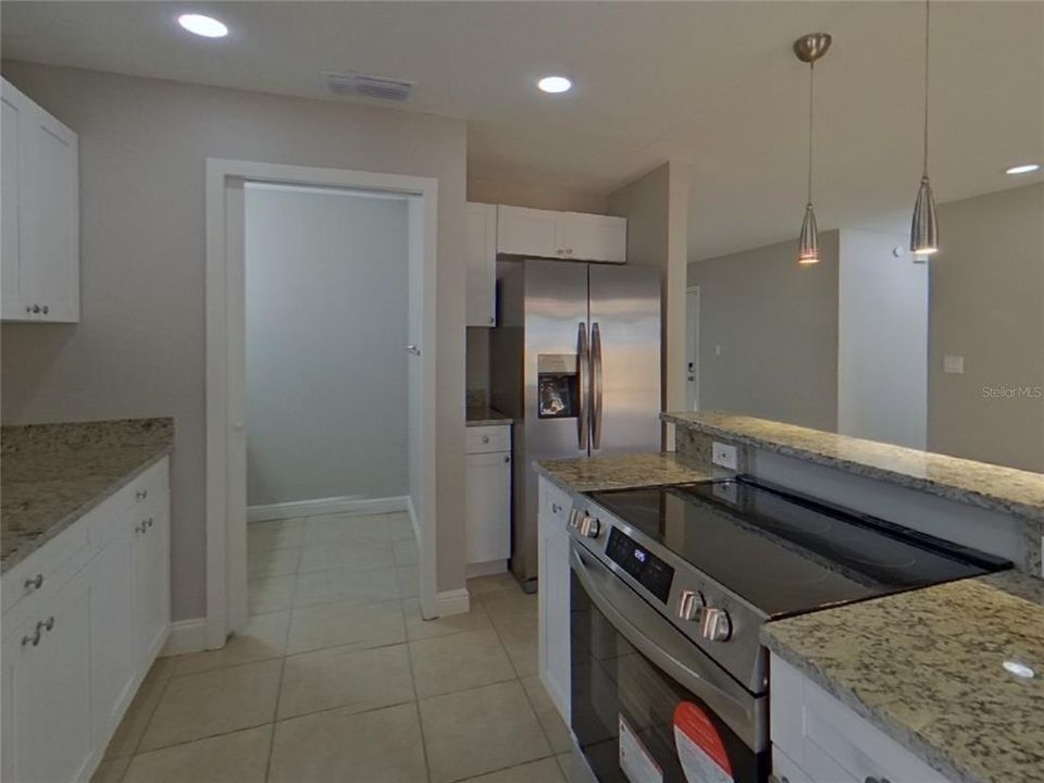For Rent: $2,449 (4 beds, 2 baths, 1364 Square Feet)