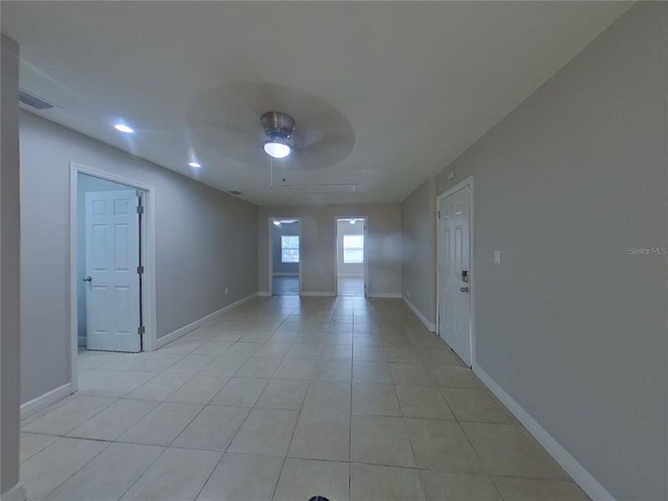 For Rent: $2,449 (4 beds, 2 baths, 1364 Square Feet)