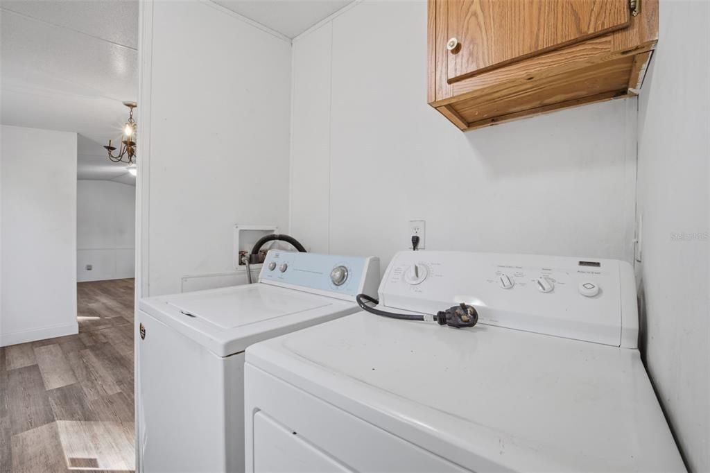 待售: $220,000 (3 贝兹, 2 浴室, 1216 平方英尺)