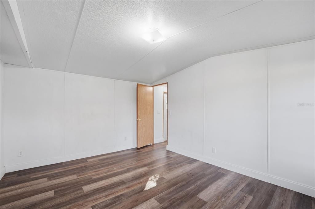 待售: $220,000 (3 贝兹, 2 浴室, 1216 平方英尺)