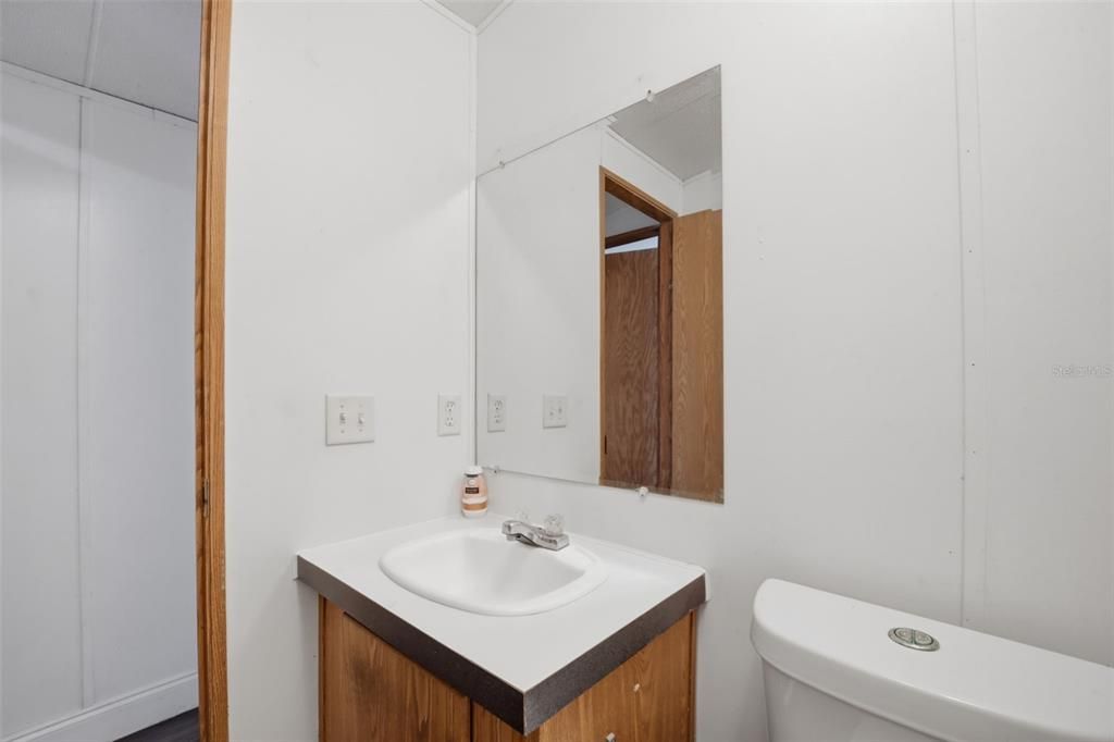 待售: $220,000 (3 贝兹, 2 浴室, 1216 平方英尺)