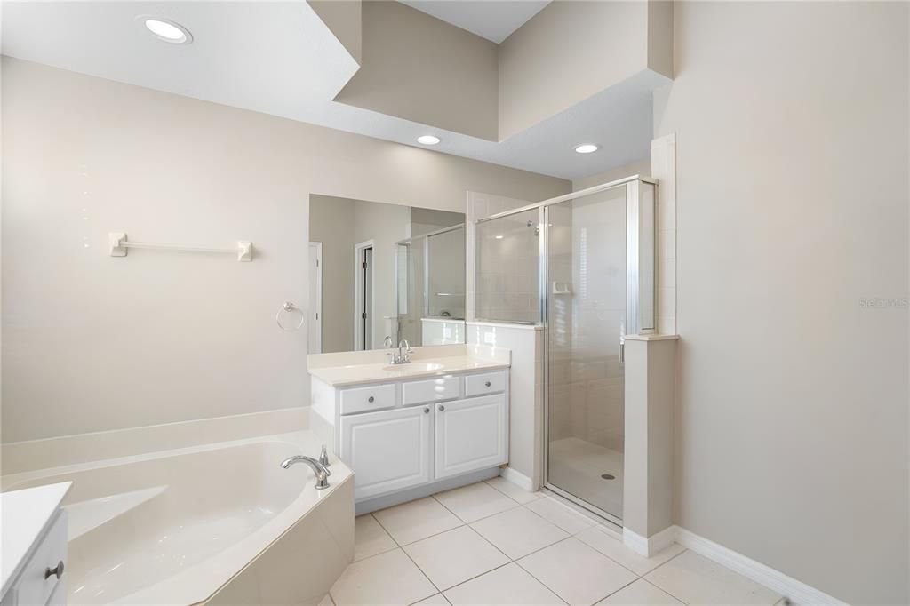 Под контрактом: $524,900 (4 спален, 3 ванн, 2465 Квадратных фут)