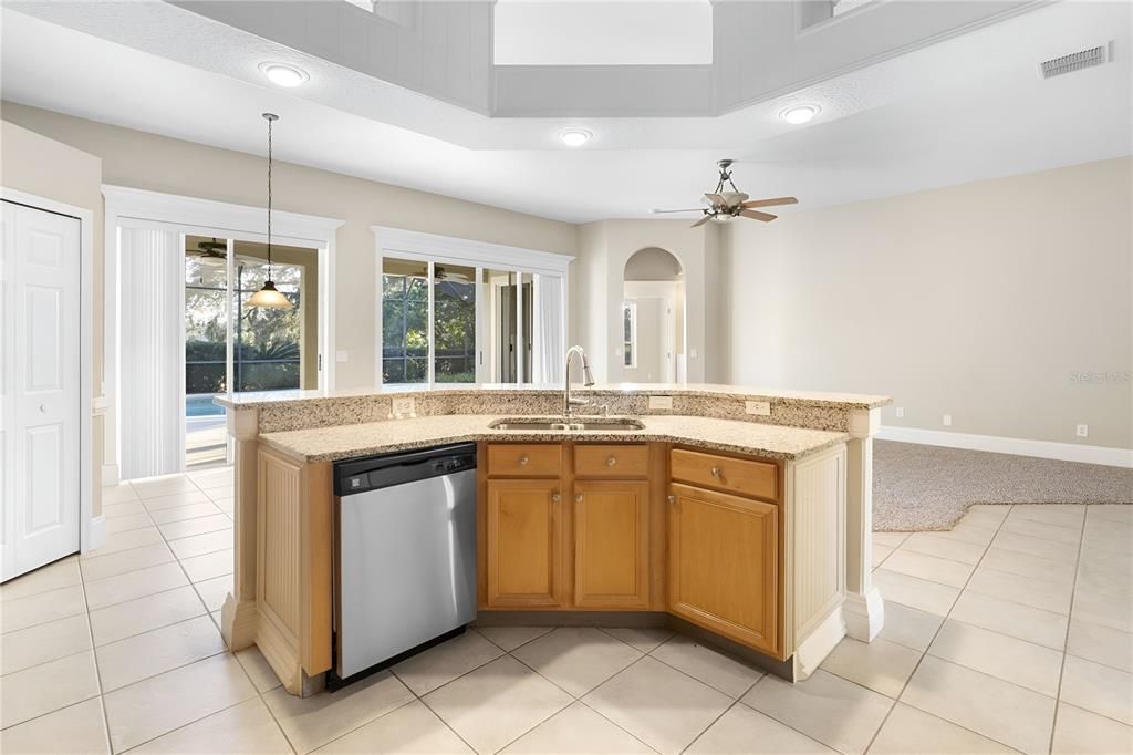 Под контрактом: $524,900 (4 спален, 3 ванн, 2465 Квадратных фут)