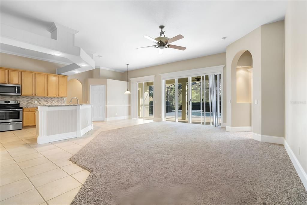 Под контрактом: $524,900 (4 спален, 3 ванн, 2465 Квадратных фут)