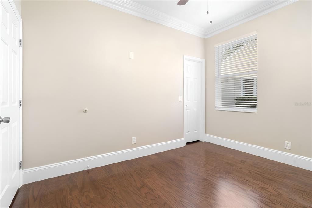 Под контрактом: $524,900 (4 спален, 3 ванн, 2465 Квадратных фут)