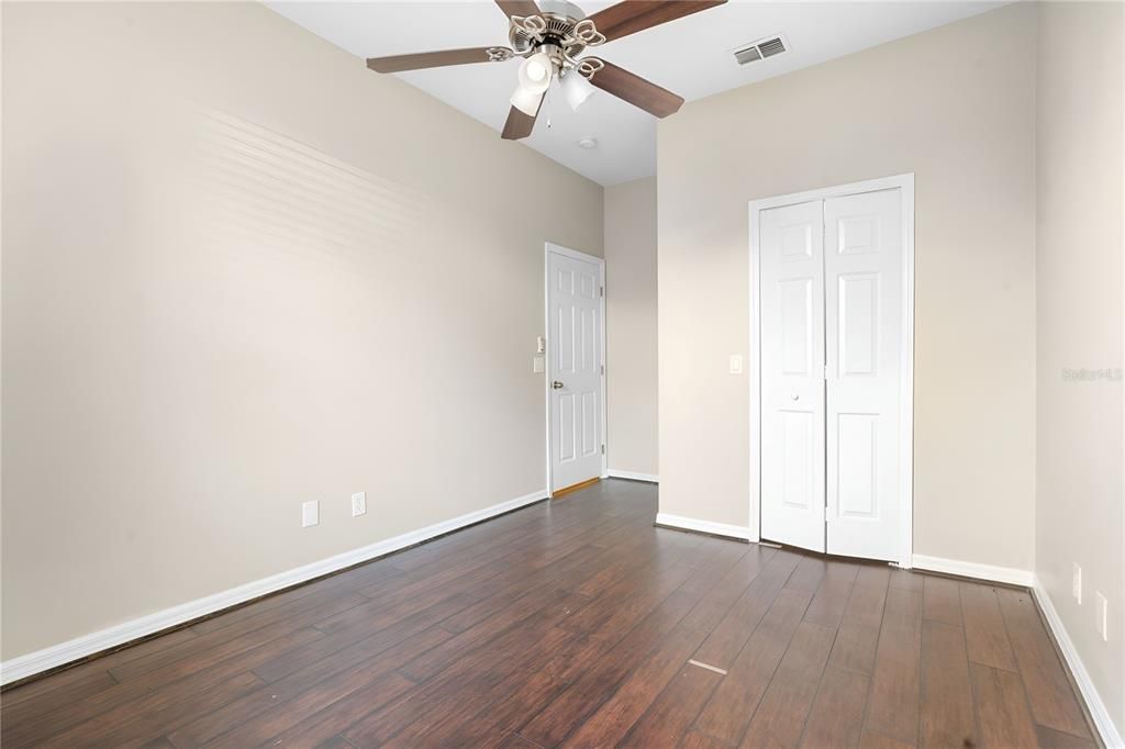 Под контрактом: $524,900 (4 спален, 3 ванн, 2465 Квадратных фут)