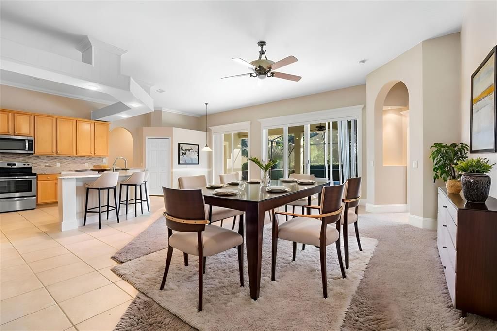 Под контрактом: $524,900 (4 спален, 3 ванн, 2465 Квадратных фут)