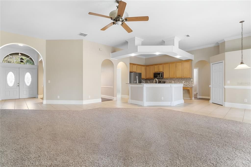 Под контрактом: $524,900 (4 спален, 3 ванн, 2465 Квадратных фут)