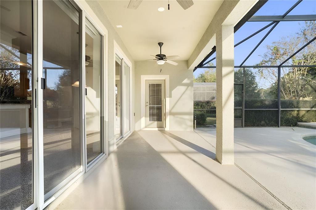 Под контрактом: $524,900 (4 спален, 3 ванн, 2465 Квадратных фут)