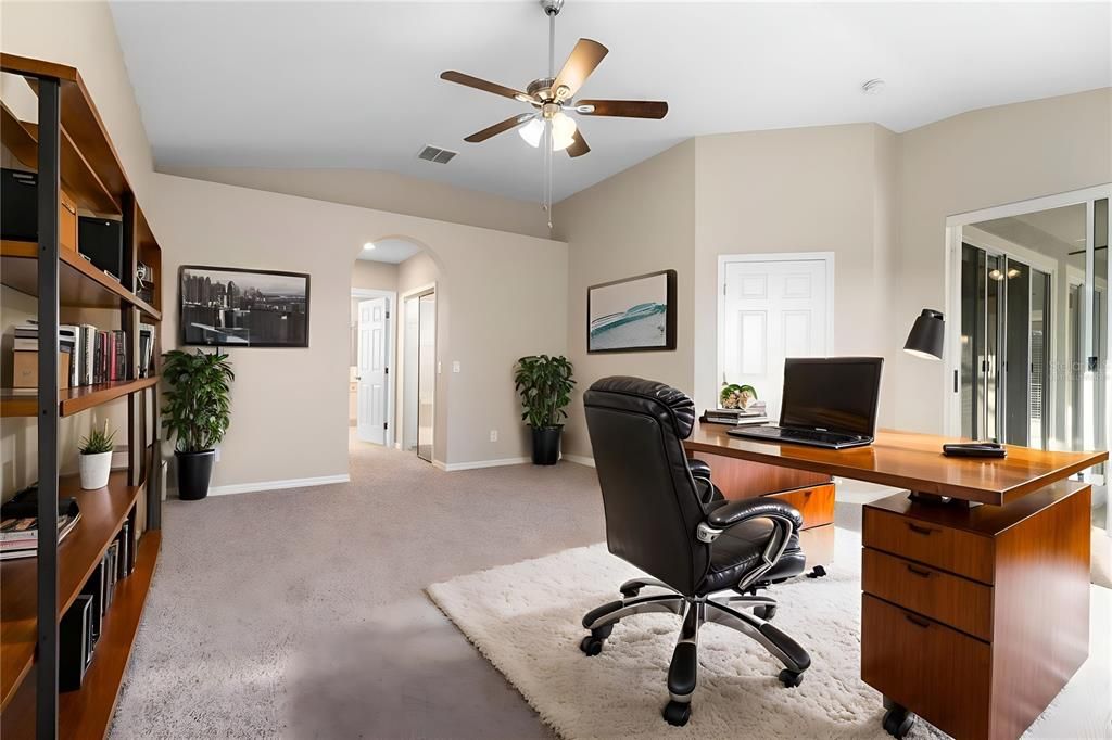 Под контрактом: $524,900 (4 спален, 3 ванн, 2465 Квадратных фут)