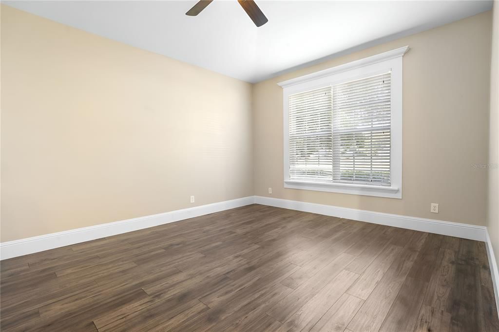 Под контрактом: $524,900 (4 спален, 3 ванн, 2465 Квадратных фут)