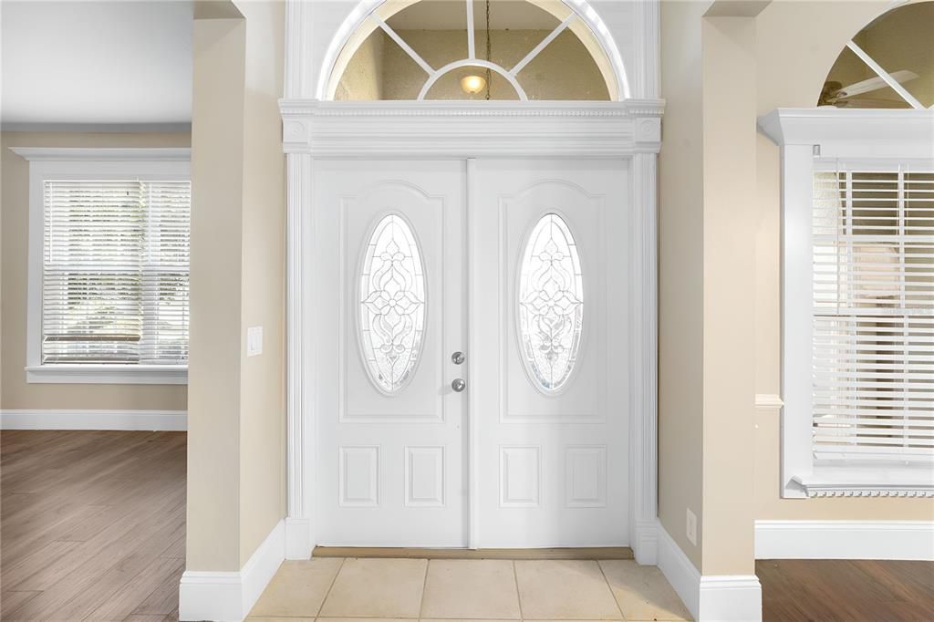 Под контрактом: $524,900 (4 спален, 3 ванн, 2465 Квадратных фут)