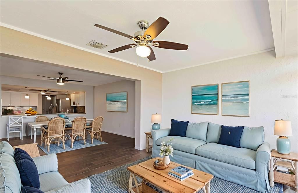 En Venta: $327,000 (2 camas, 2 baños, 1601 Pies cuadrados)