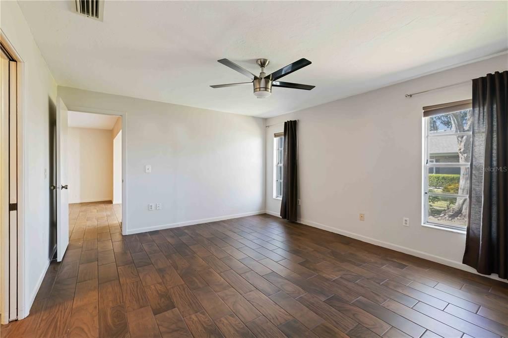 En Venta: $327,000 (2 camas, 2 baños, 1601 Pies cuadrados)