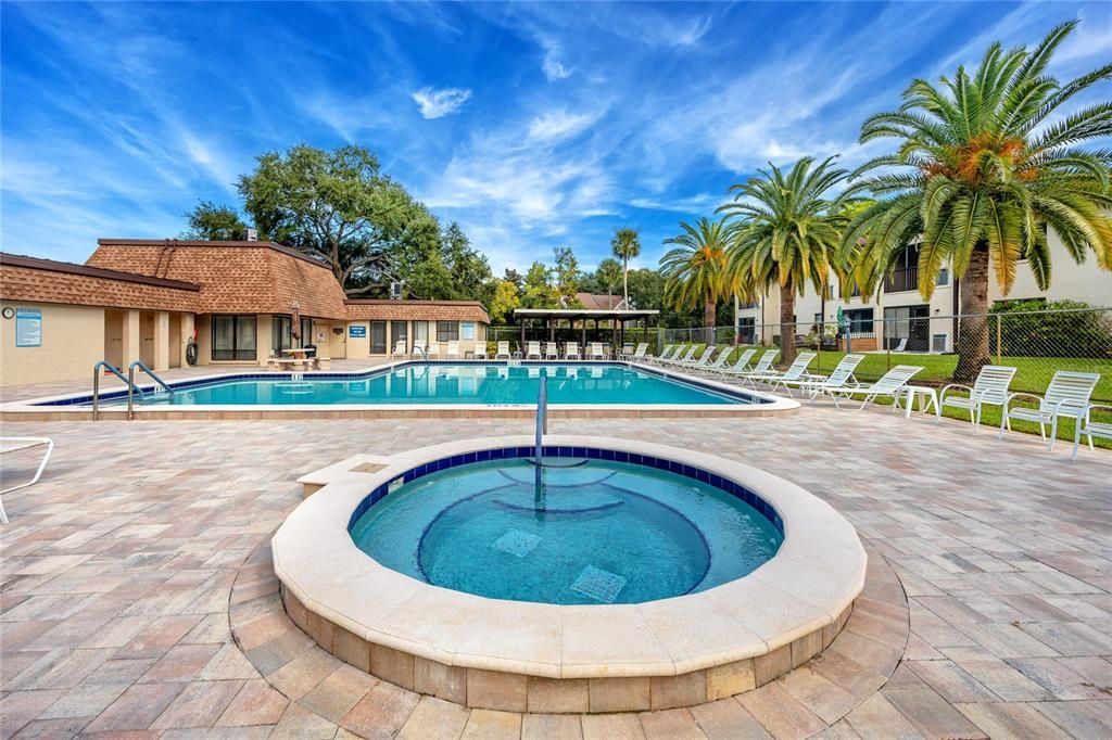 For Sale: $167,500 (2 beds, 2 baths, 913 Square Feet)