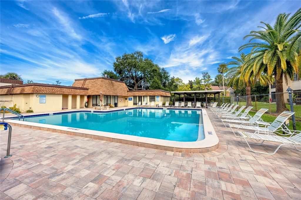 For Sale: $167,500 (2 beds, 2 baths, 913 Square Feet)