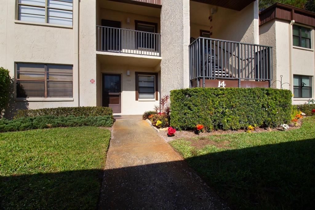 For Sale: $167,500 (2 beds, 2 baths, 913 Square Feet)