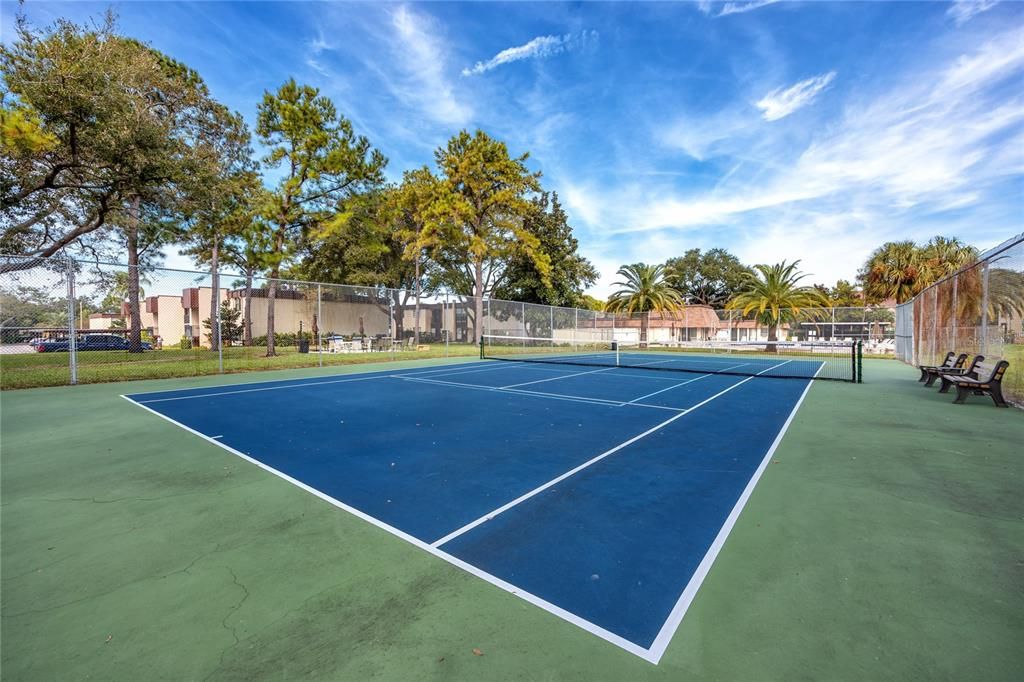 For Sale: $167,500 (2 beds, 2 baths, 913 Square Feet)