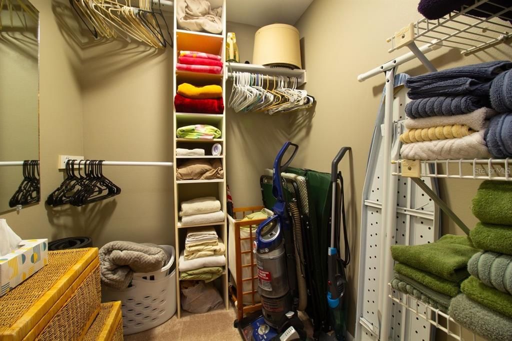 For Sale: $167,500 (2 beds, 2 baths, 913 Square Feet)