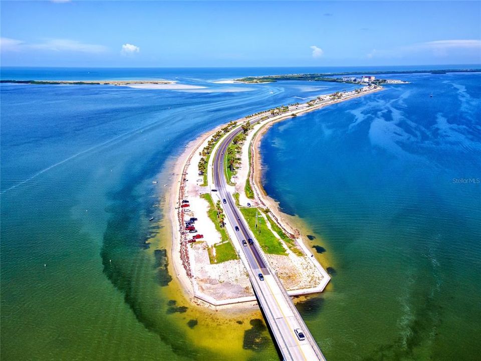 For Sale: $167,500 (2 beds, 2 baths, 913 Square Feet)