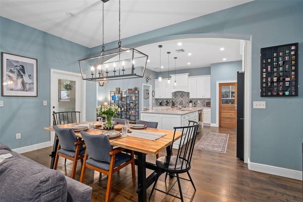 待售: $765,000 (4 贝兹, 3 浴室, 3281 平方英尺)