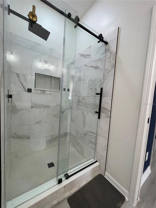 На продажу: $399,777 (4 спален, 2 ванн, 1693 Квадратных фут)