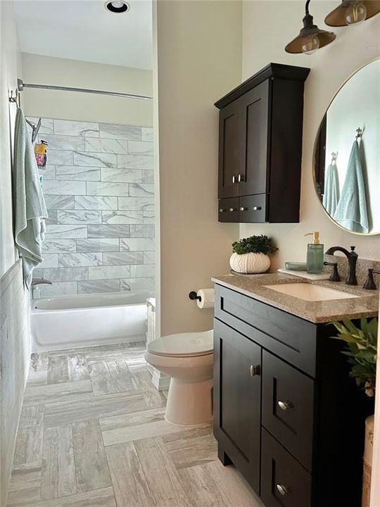 На продажу: $399,777 (4 спален, 2 ванн, 1693 Квадратных фут)