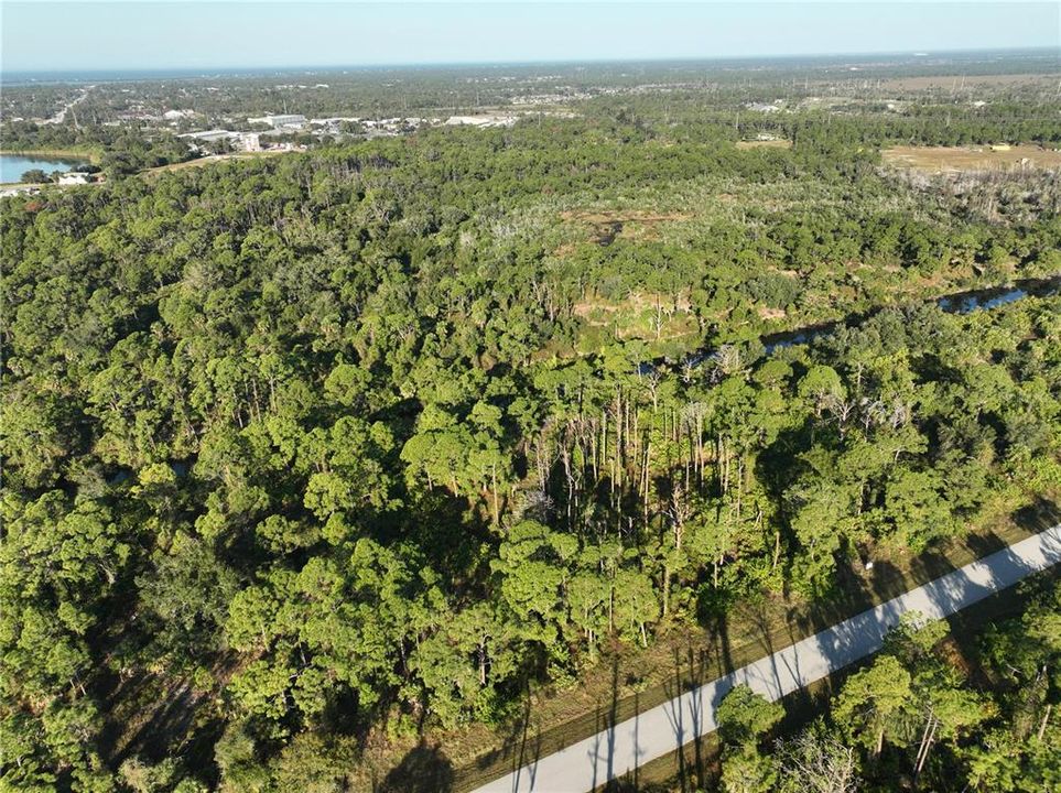 待售: $225,000 (1.09 acres)