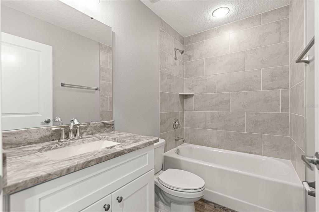 En Venta: $333,900 (3 camas, 2 baños, 1703 Pies cuadrados)