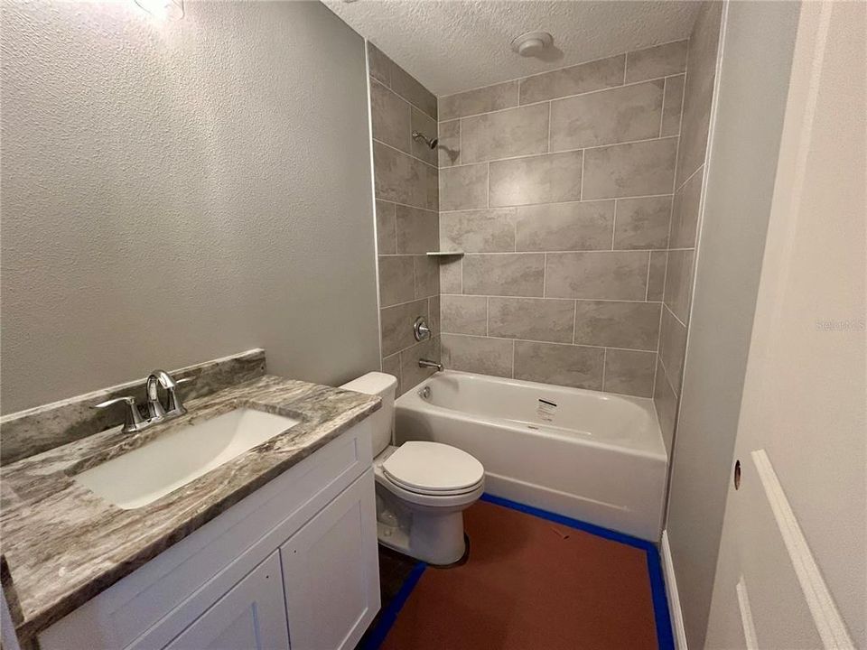 На продажу: $339,900 (3 спален, 2 ванн, 1703 Квадратных фут)