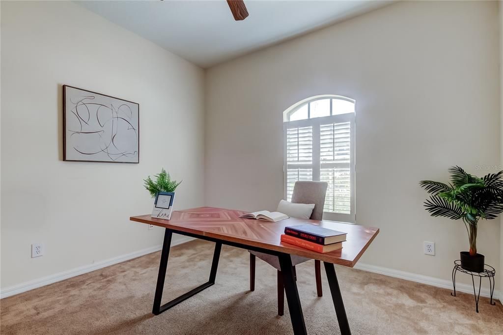 合同活跃: $355,000 (3 贝兹, 2 浴室, 1434 平方英尺)