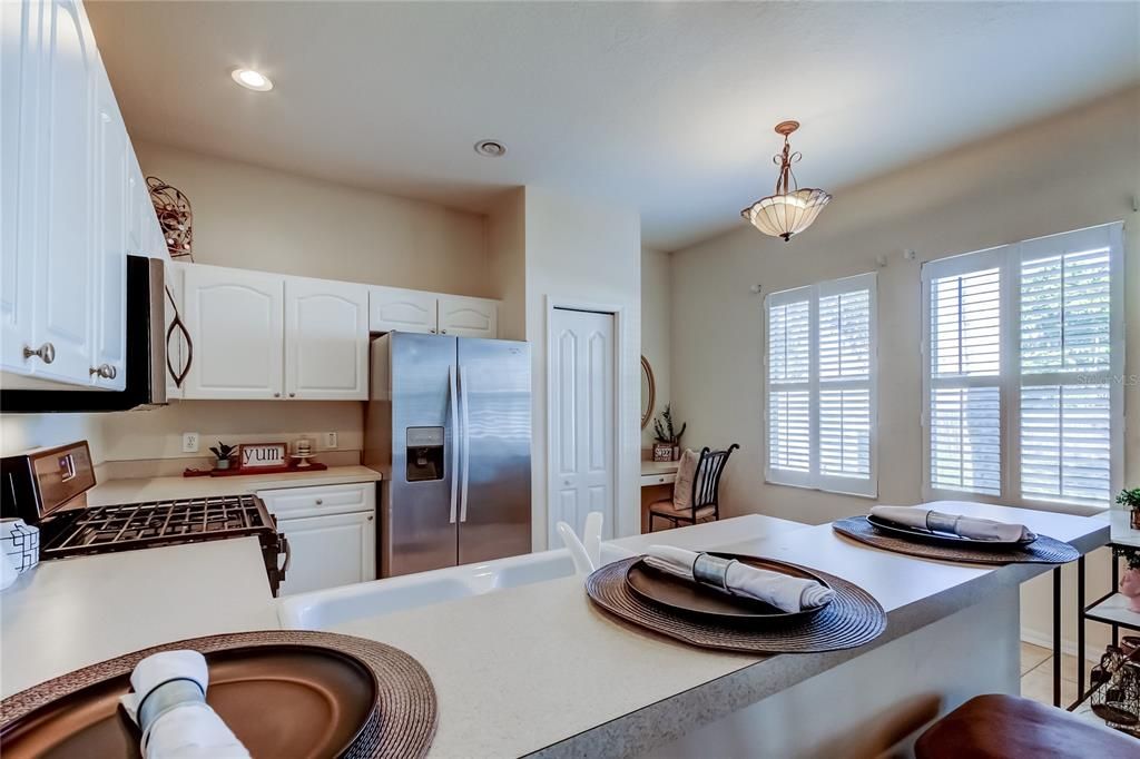 合同活跃: $355,000 (3 贝兹, 2 浴室, 1434 平方英尺)