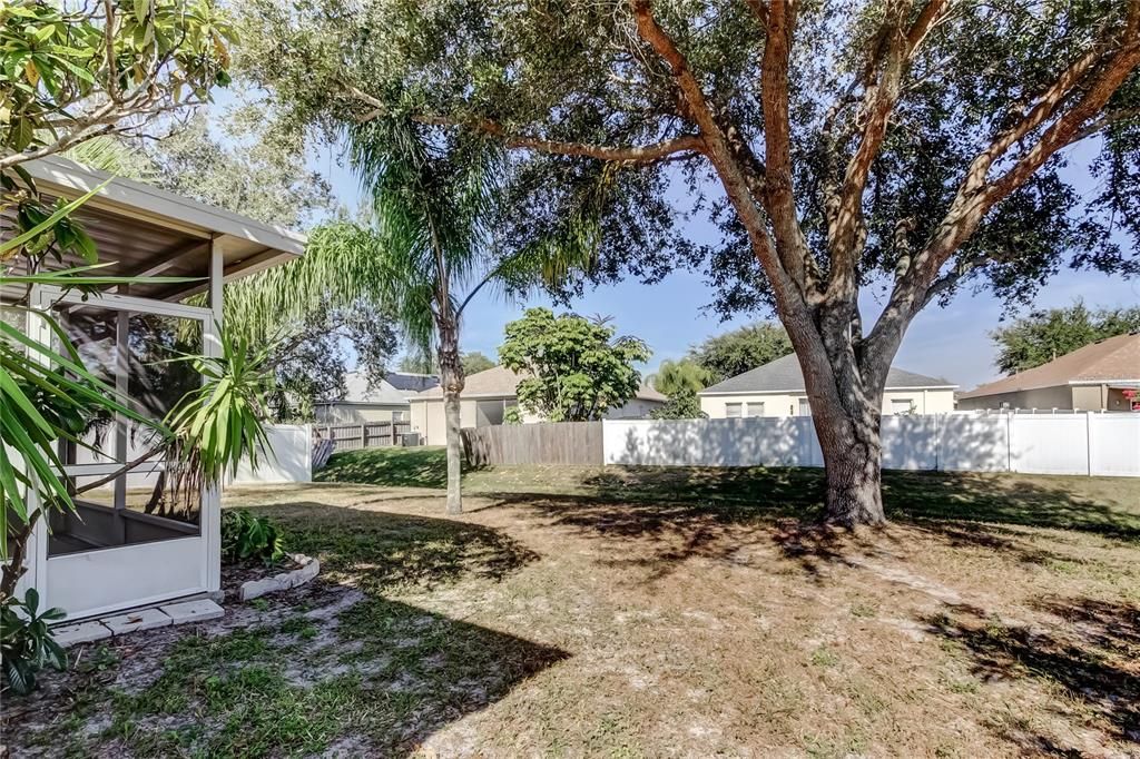 合同活跃: $355,000 (3 贝兹, 2 浴室, 1434 平方英尺)