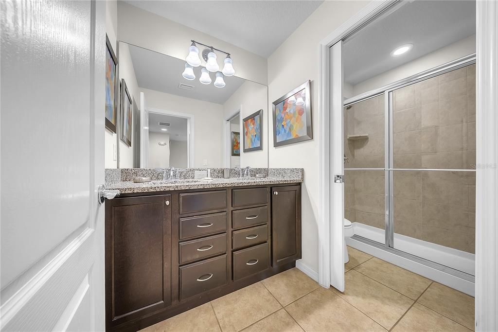 For Rent: $3,100 (5 beds, 4 baths, 2263 Square Feet)