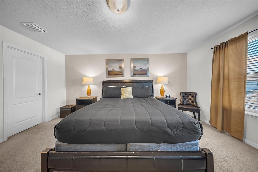 For Rent: $3,100 (5 beds, 4 baths, 2263 Square Feet)