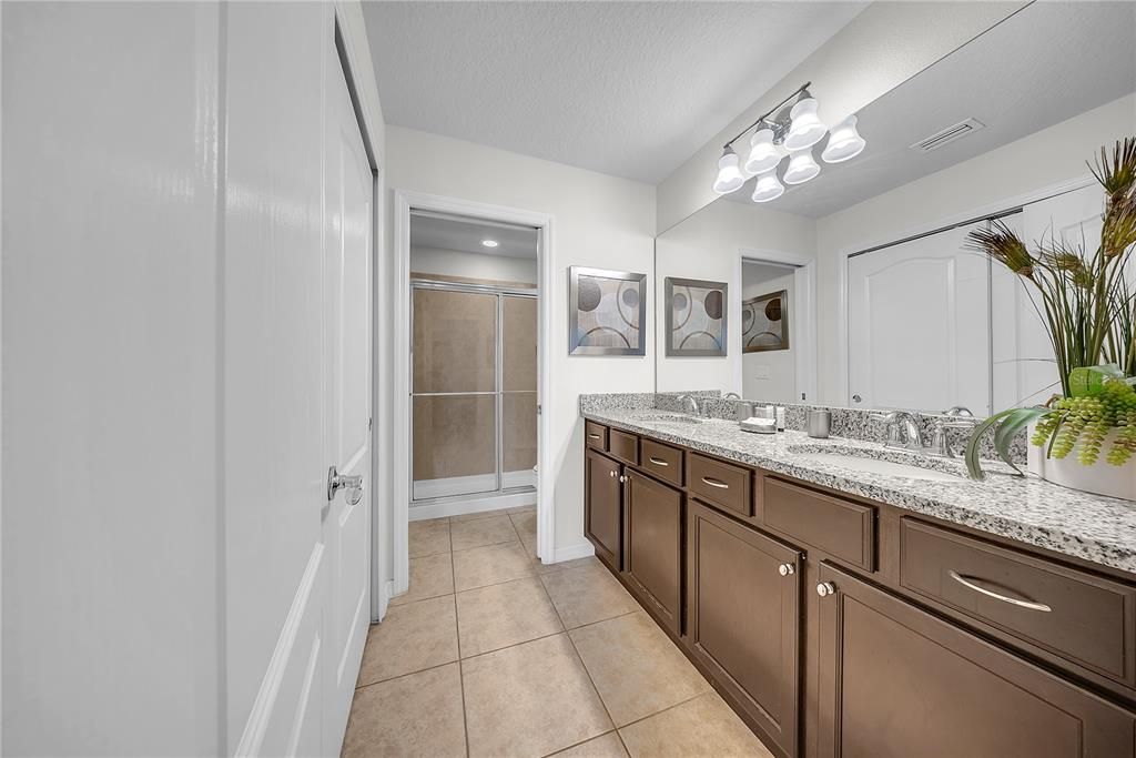 For Rent: $3,100 (5 beds, 4 baths, 2263 Square Feet)